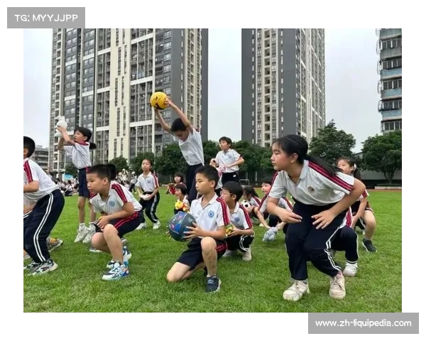 西甲俱乐部开放训练课，小球迷与球星互动圆梦绿茵场